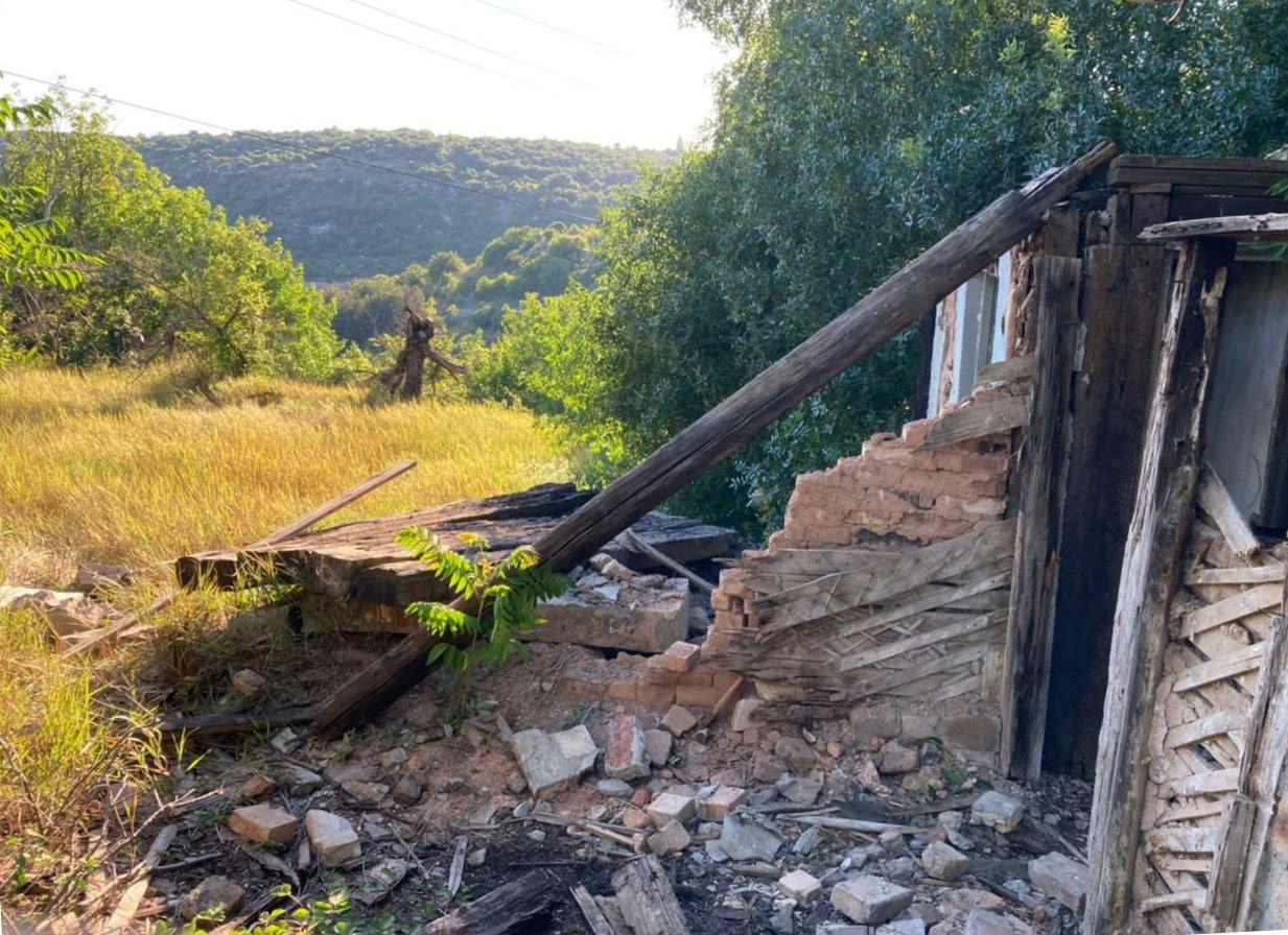 В Севастополе в заброшенной постройке в лесу погиб 12-летний подросток —  Первое радио Кубани